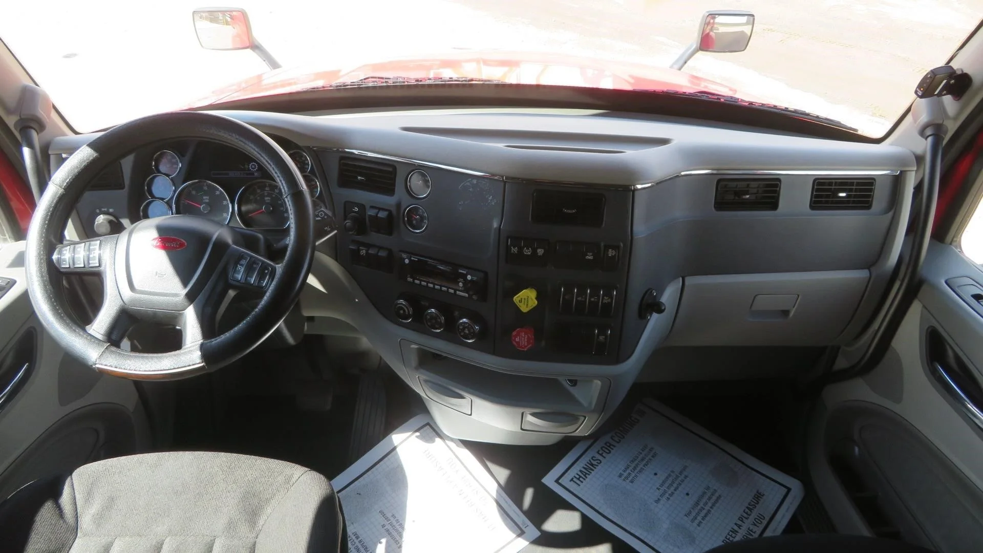2022 Peterbilt 579 in MI — photo 10
