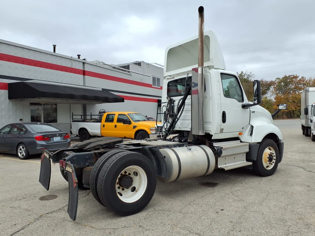 2021 International LT in Warwick, RI — photo 4