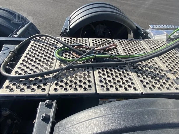 2020 Kenworth T880 - image 38