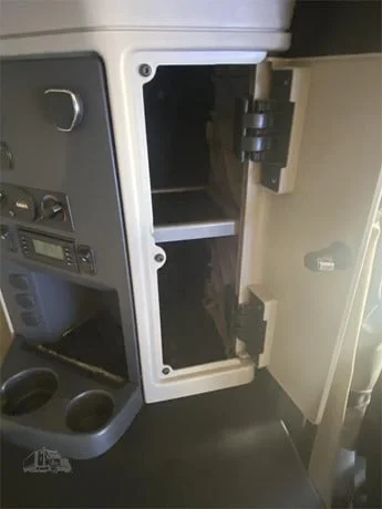 2020 Kenworth T880 - image 29