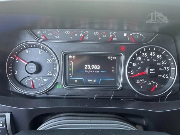 2022 International LT in Portland, OR — photo 16