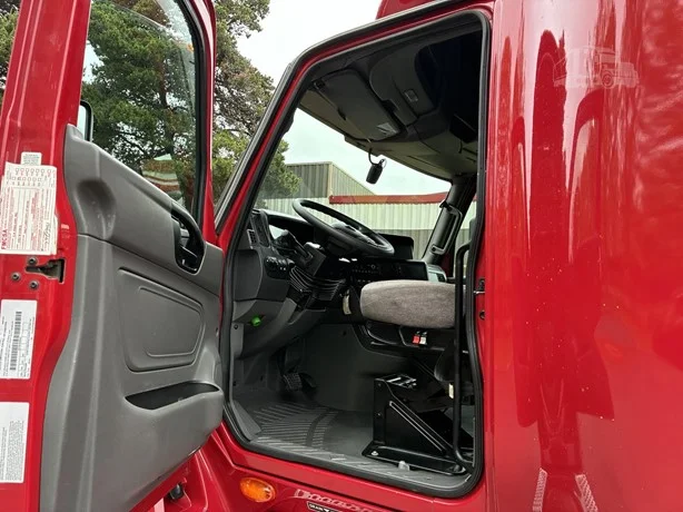 2022 International LT in Portland, OR — photo 11