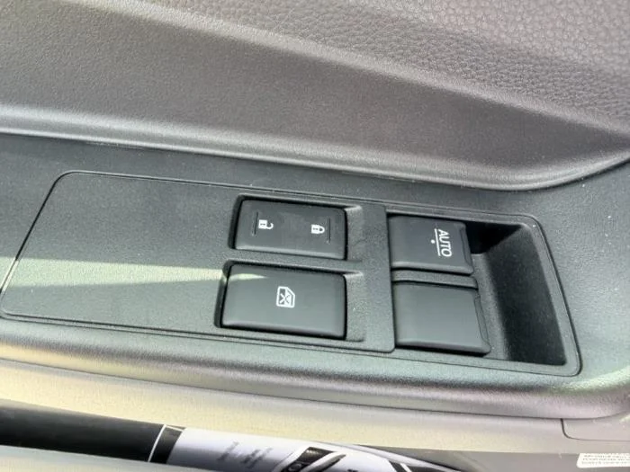 2026 Isuzu NRR - image 15