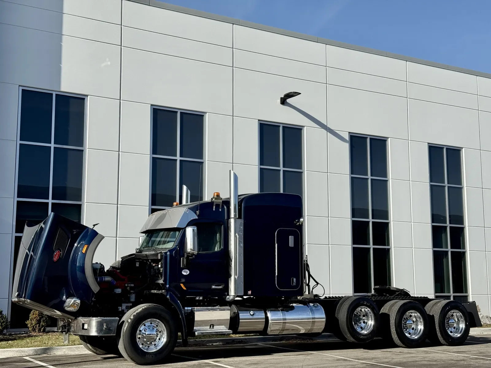 2021 Peterbilt 567 - image 10