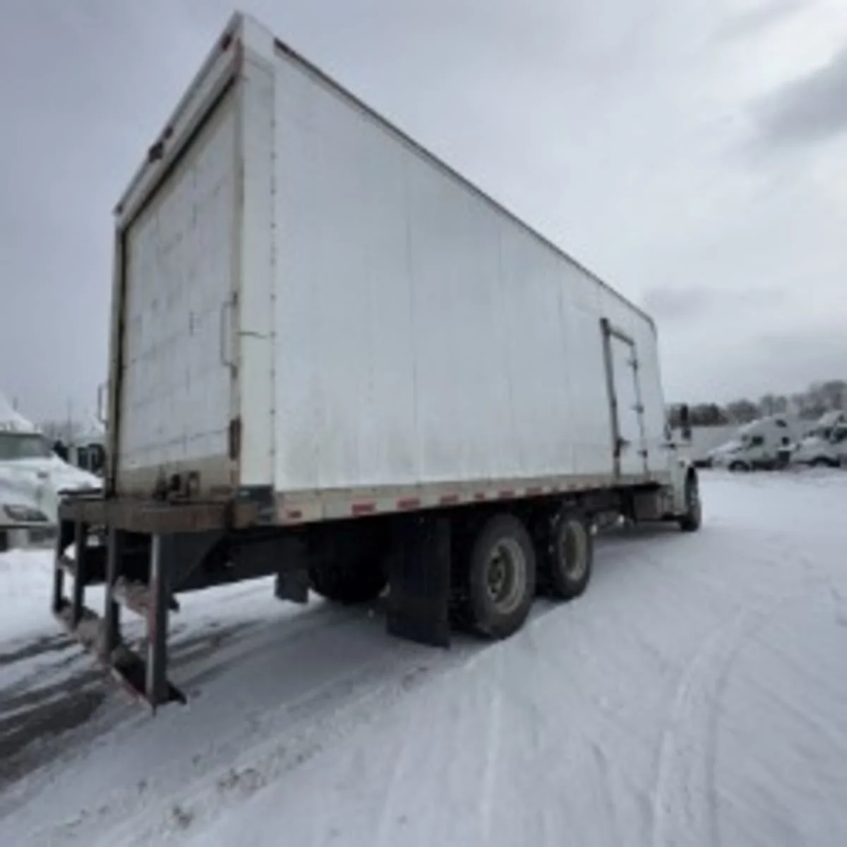 2019 Freightliner M2 106 - image 4