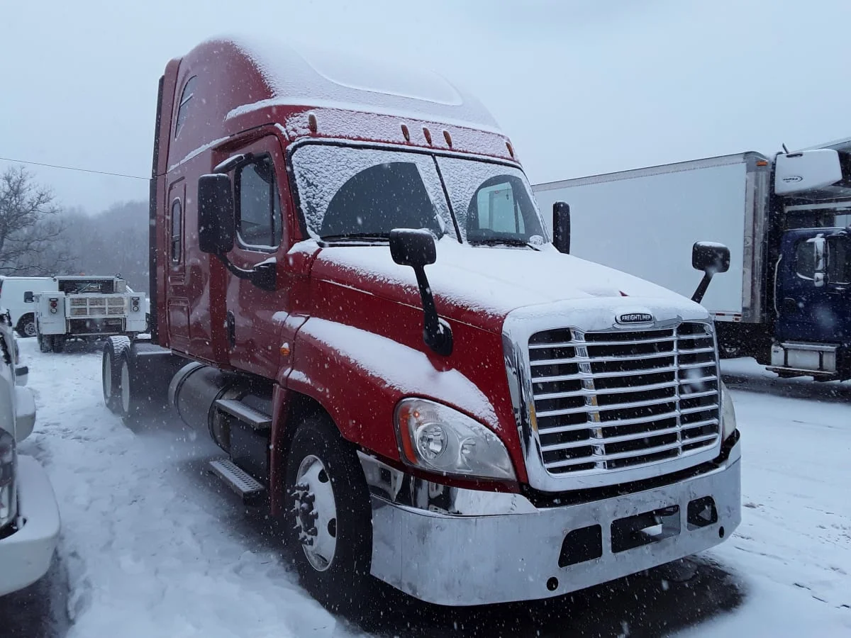 2019 Freightliner Cascadia in Salisbury, MA — photo 3