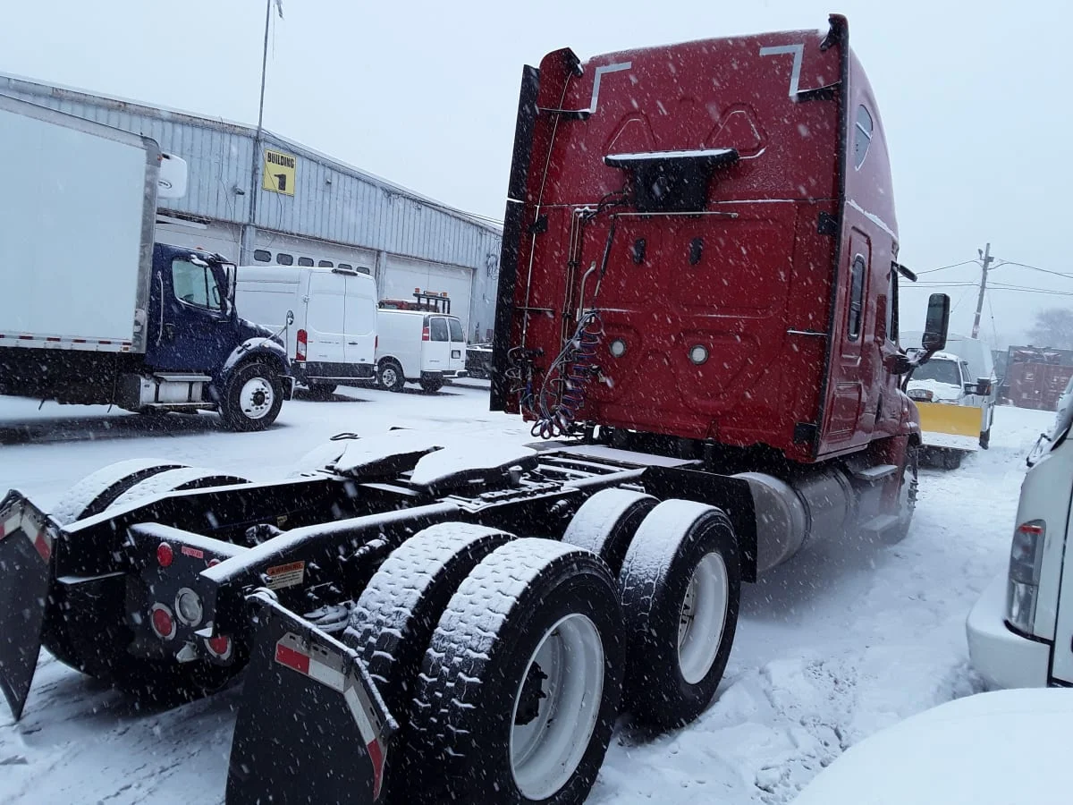2019 Freightliner Cascadia in Salisbury, MA — photo 4