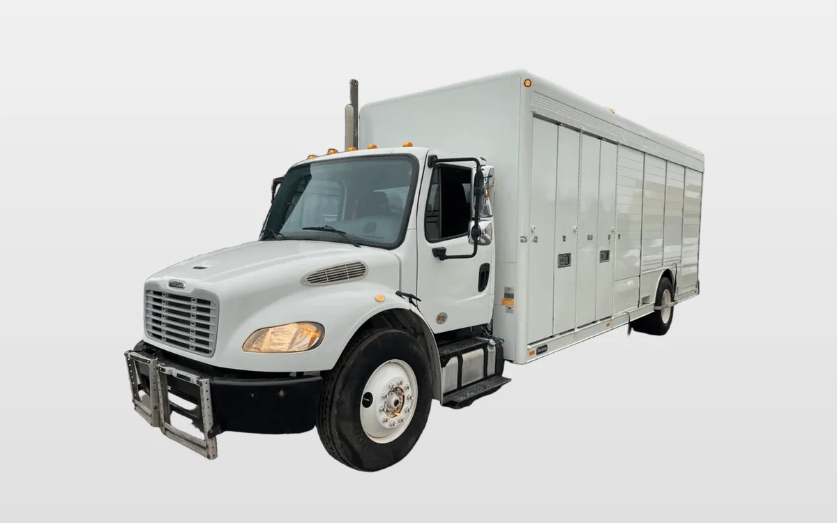 2014 Freightliner M2 106 - image 1