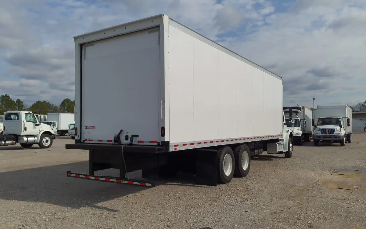 2020 Freightliner M2 106 - image 4