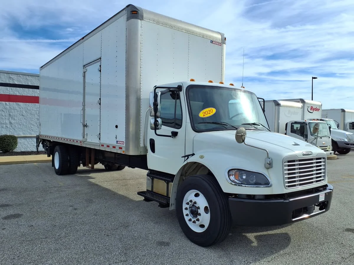 2020 Freightliner M2 106 in Cleveland, OH — photo 3