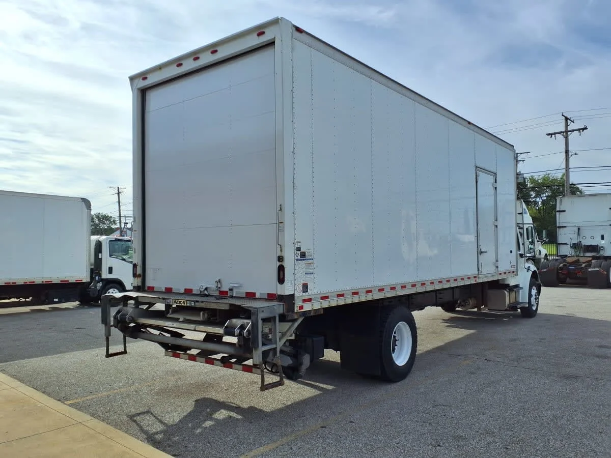 2020 Freightliner M2 106 in Cleveland, OH — photo 4