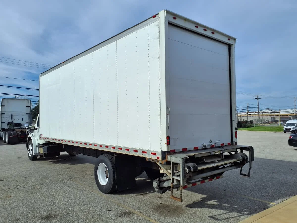 2020 Freightliner M2 106 in Cleveland, OH — photo 6