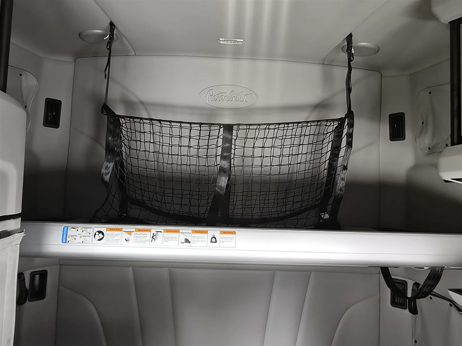 2022 Peterbilt 579 - image 8