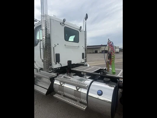 2026 Kenworth T880 in Van Buren, AR — photo 22