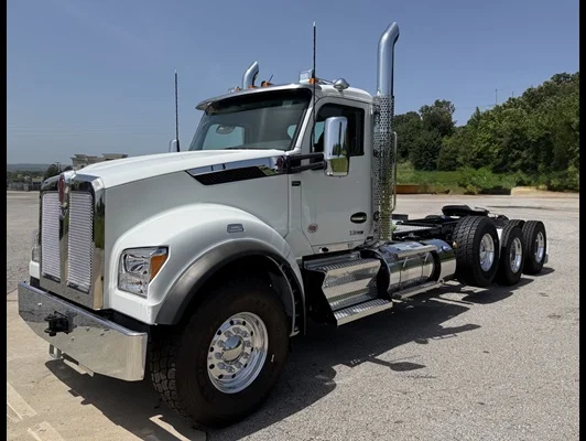 2026 Kenworth T880 in Van Buren, AR — photo 2