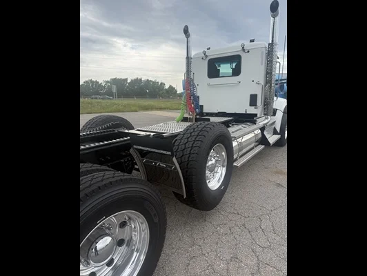 2026 Kenworth T880 in Van Buren, AR — photo 19