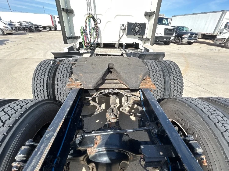 2022 Freightliner Cascadia in Arlington, TX — photo 6