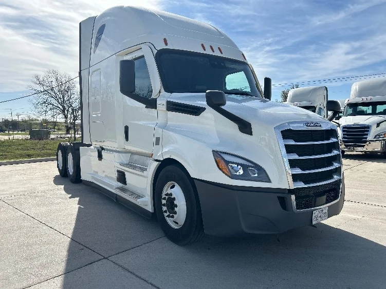 2022 Freightliner Cascadia in Arlington, TX