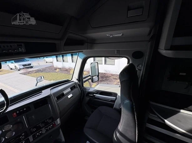 2021 Kenworth T680 - image 11