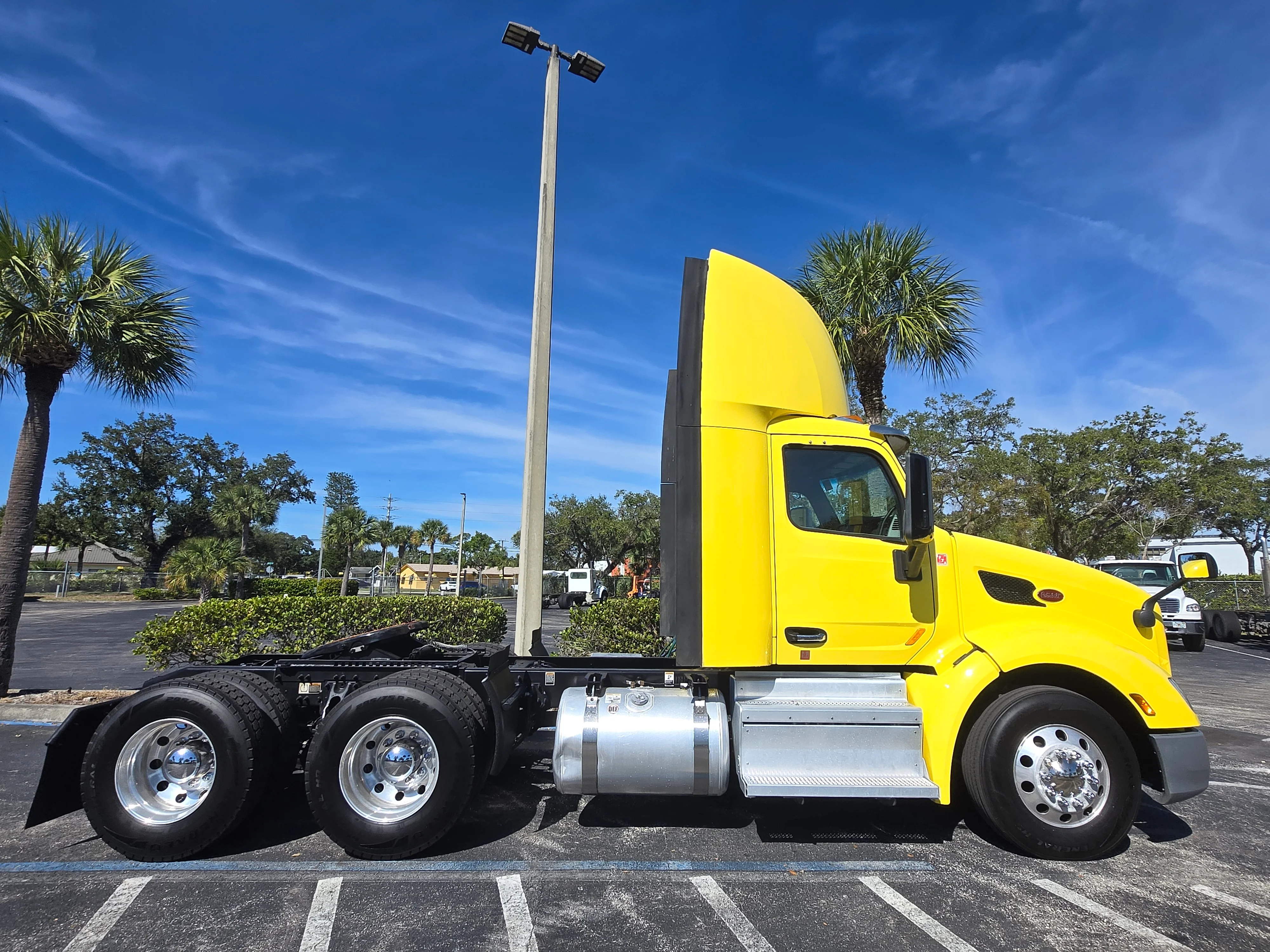 2021 Peterbilt 579 in Fort Myers, FL — photo 12