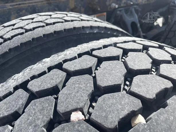 2023 Peterbilt 389 - image 14