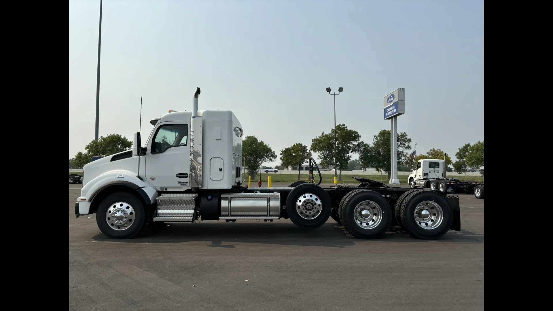 2025 Kenworth T880 in Bismarck — photo 2