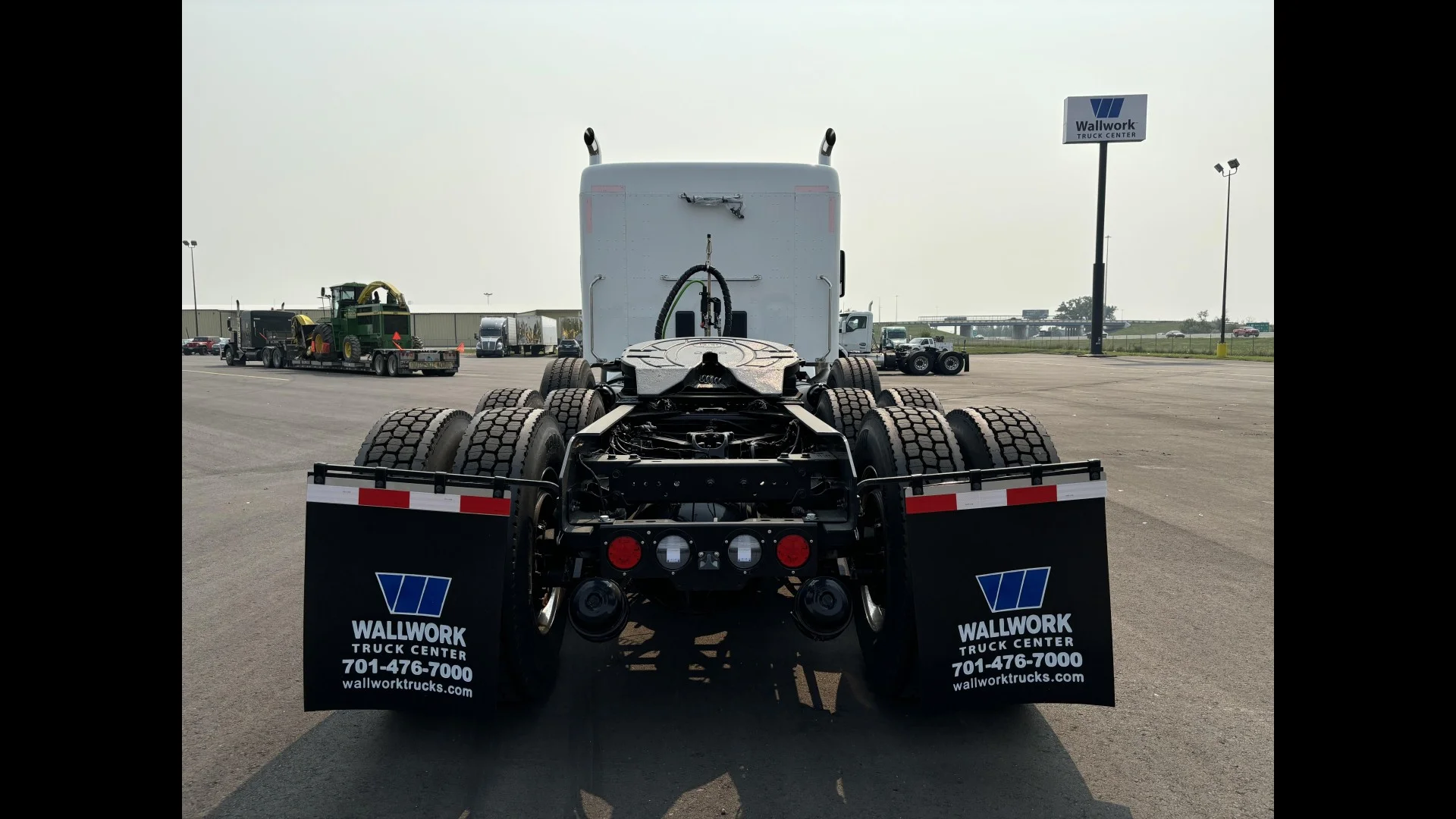 2025 Kenworth T880 in Bismarck — photo 4