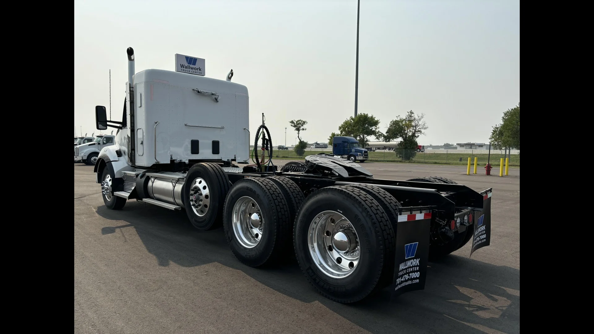 2025 Kenworth T880 in Bismarck — photo 3