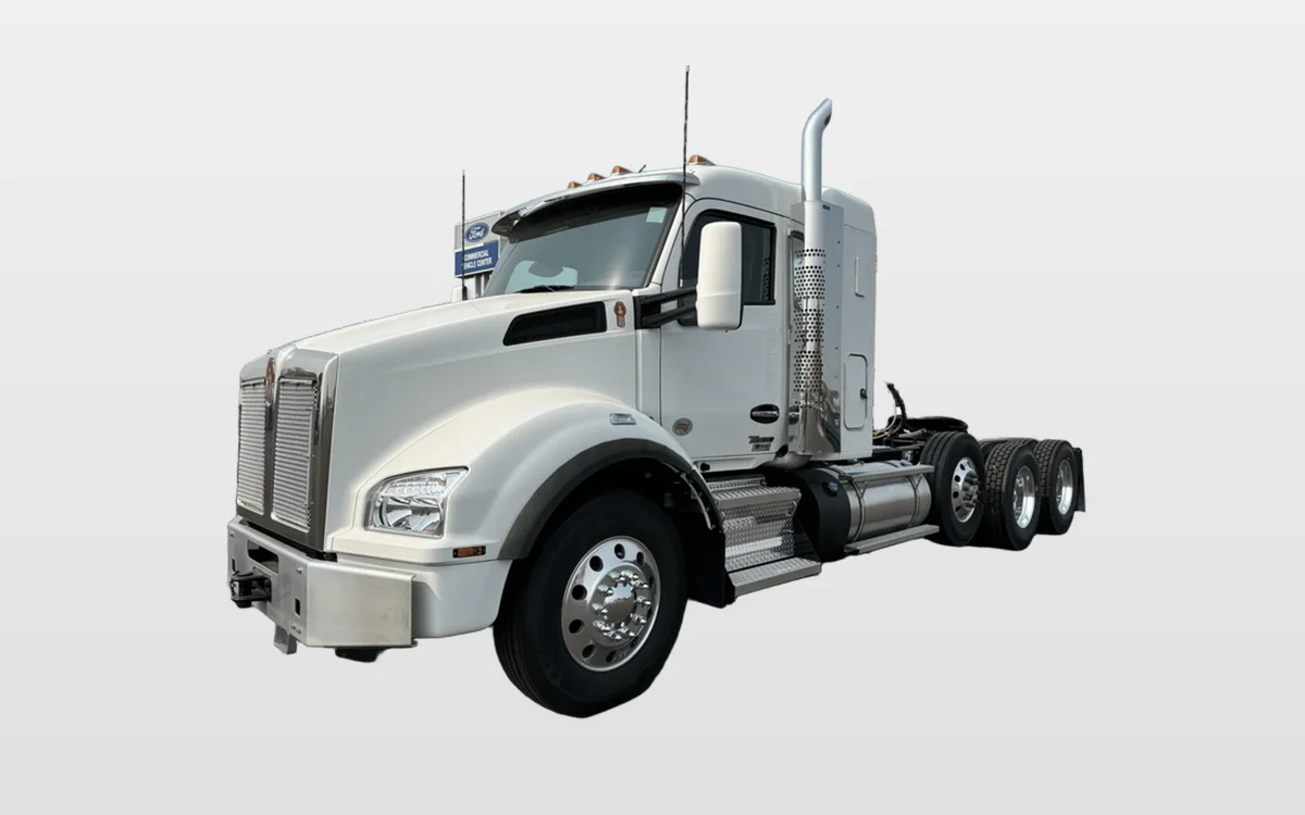 2025 Kenworth T880 - image 1