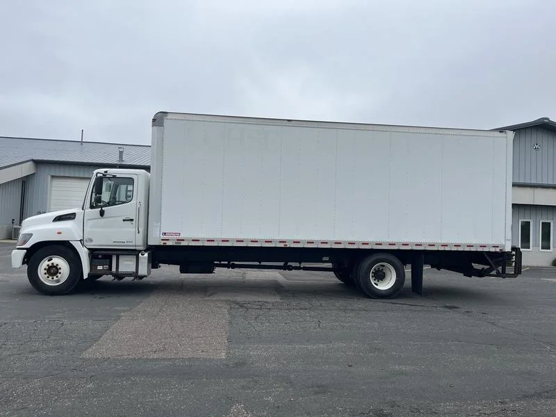 2020 Hino 268 in Sauk Rapids — photo 2