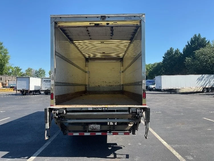 2019 Freightliner eM2 in Capitol Heights, MD — photo 8