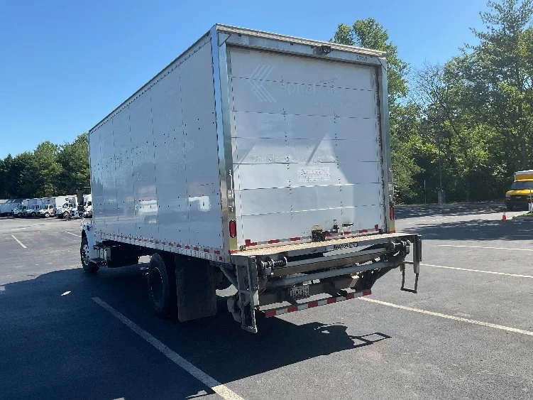 2019 Freightliner eM2 in Capitol Heights, MD — photo 6