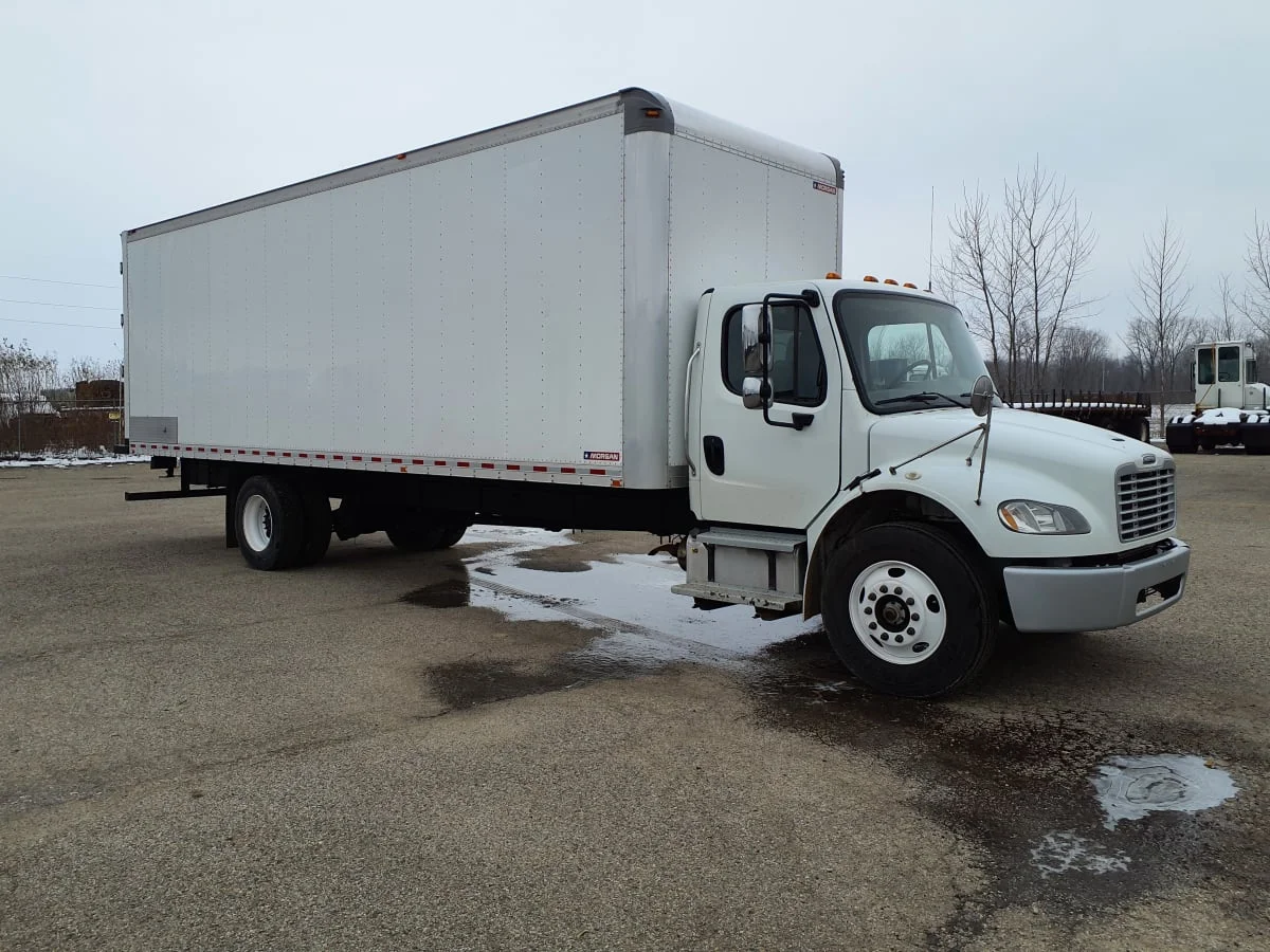 2019 Freightliner M2 106 - image 3