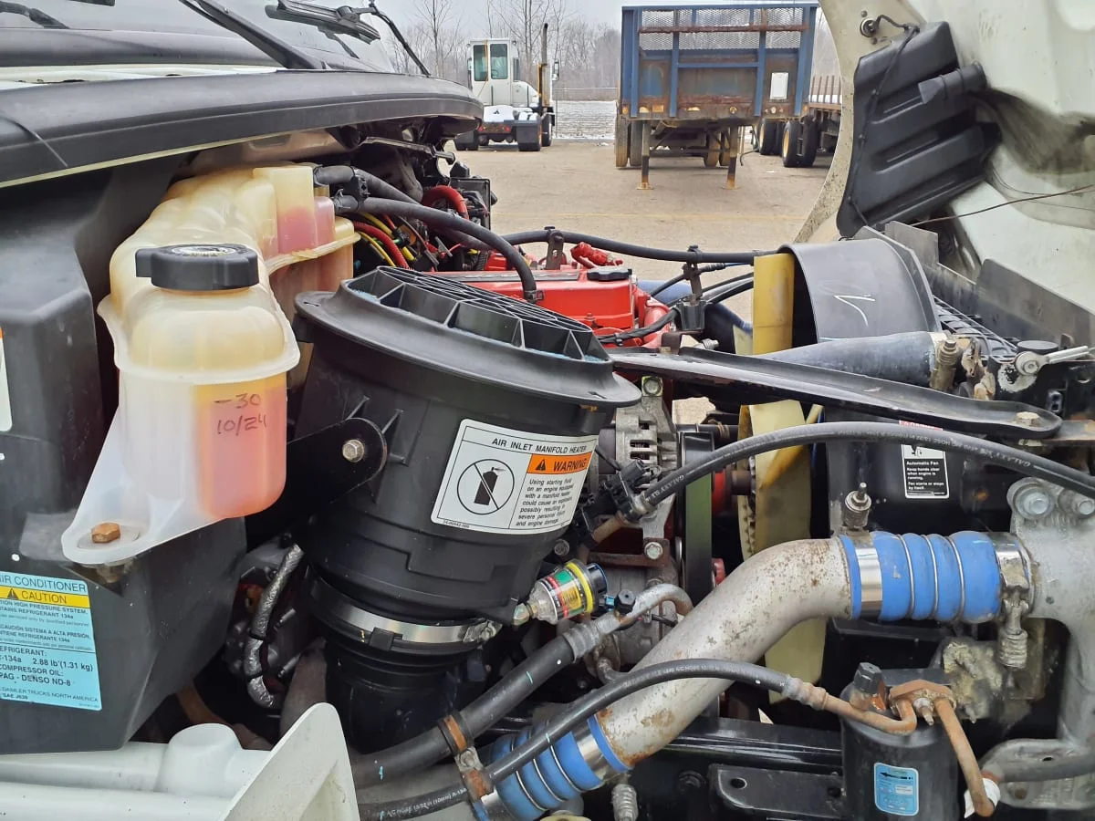 2019 Freightliner M2 106 - image 11