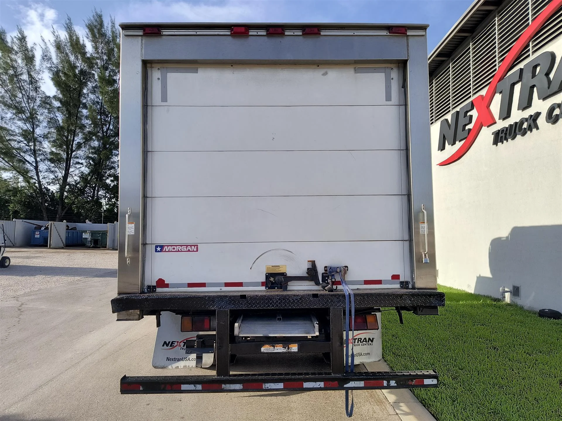 2018 Isuzu NQR in Fort Lauderdale, FL — photo 6