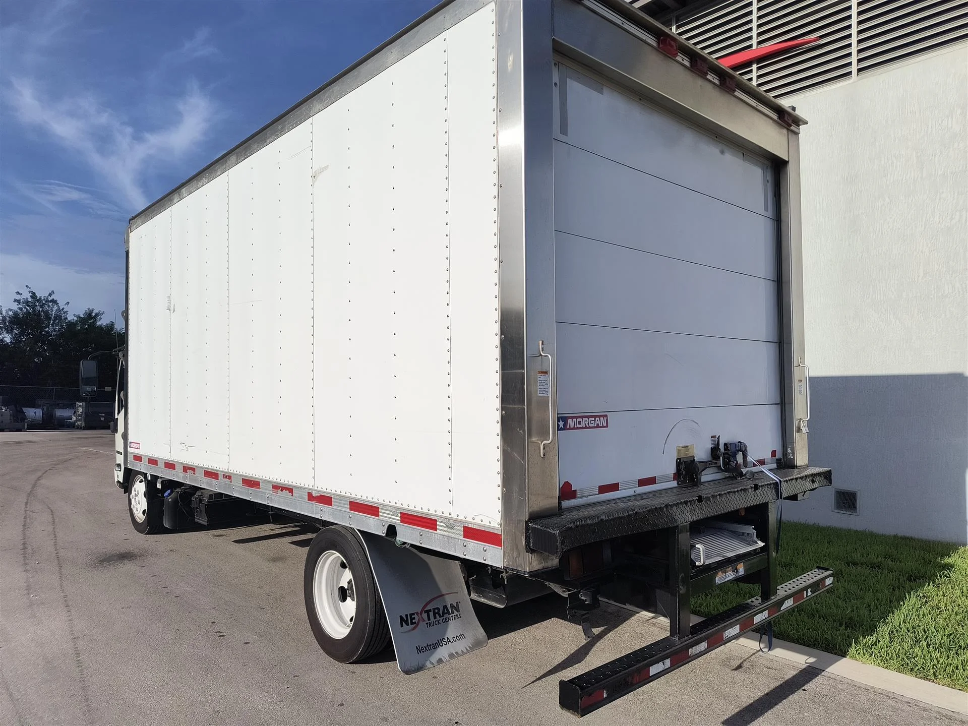 2018 Isuzu NQR in Fort Lauderdale, FL — photo 8