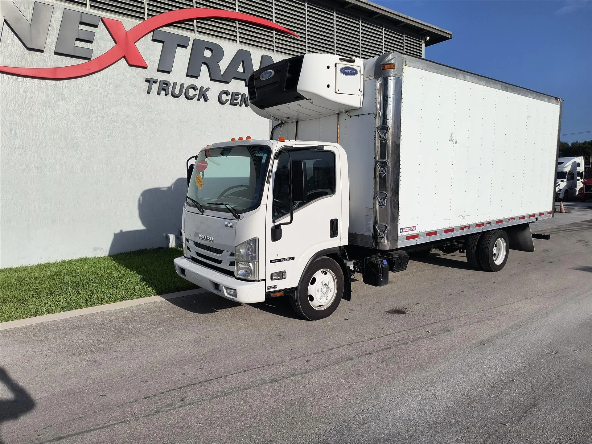 2018 Isuzu NQR in Fort Lauderdale, FL — photo 3