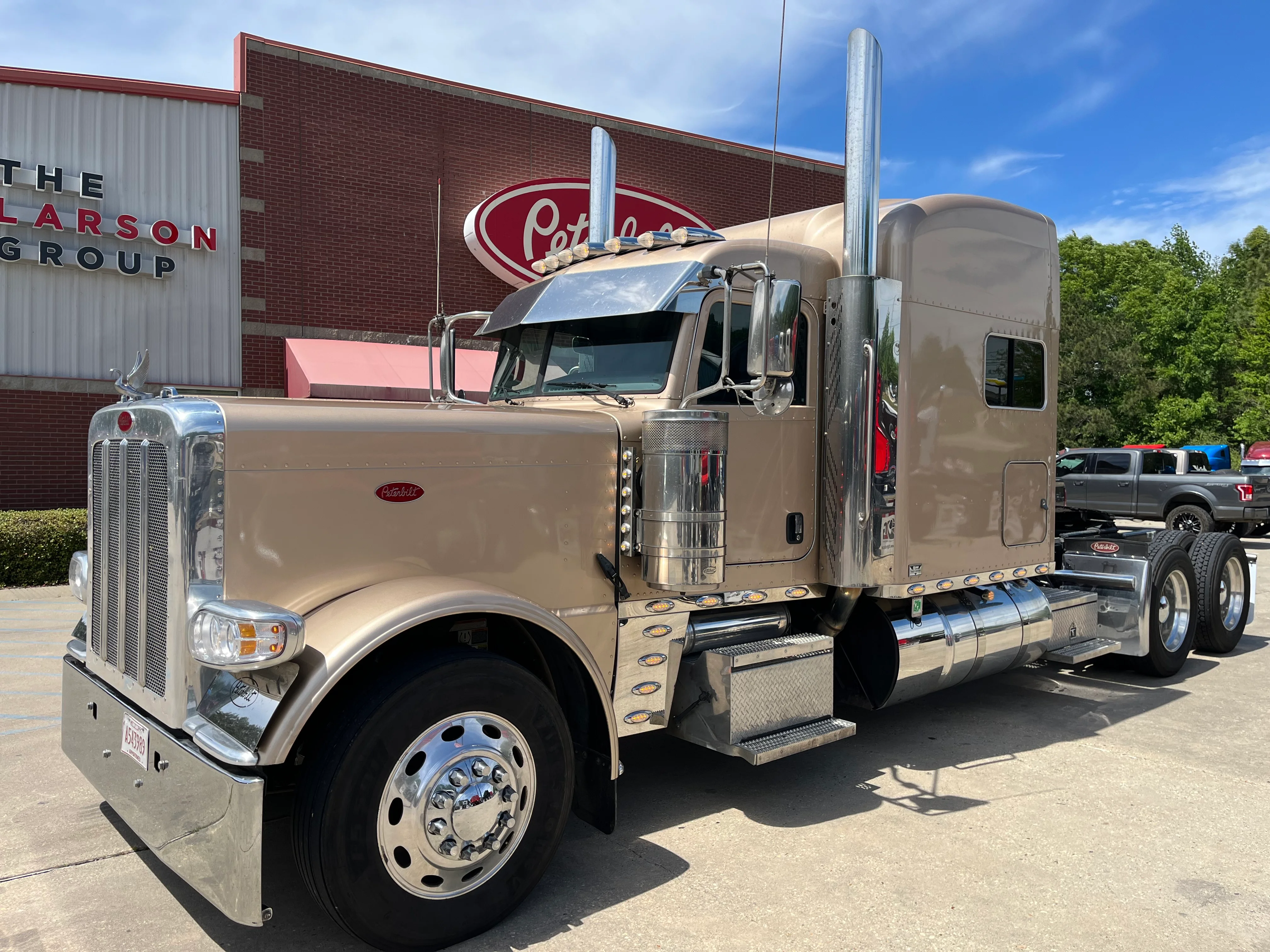 2023 Peterbilt 389 in Hattiesburg, MS