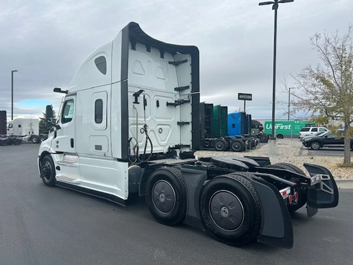 2026 Freightliner Cascadia - image 5