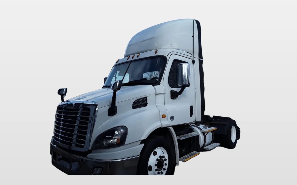 2017 Freightliner Cascadia - image 1