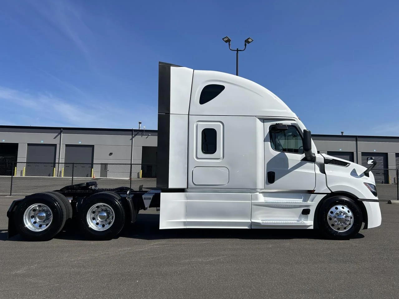 2027 Freightliner Cascadia in Albany, OR — photo 6