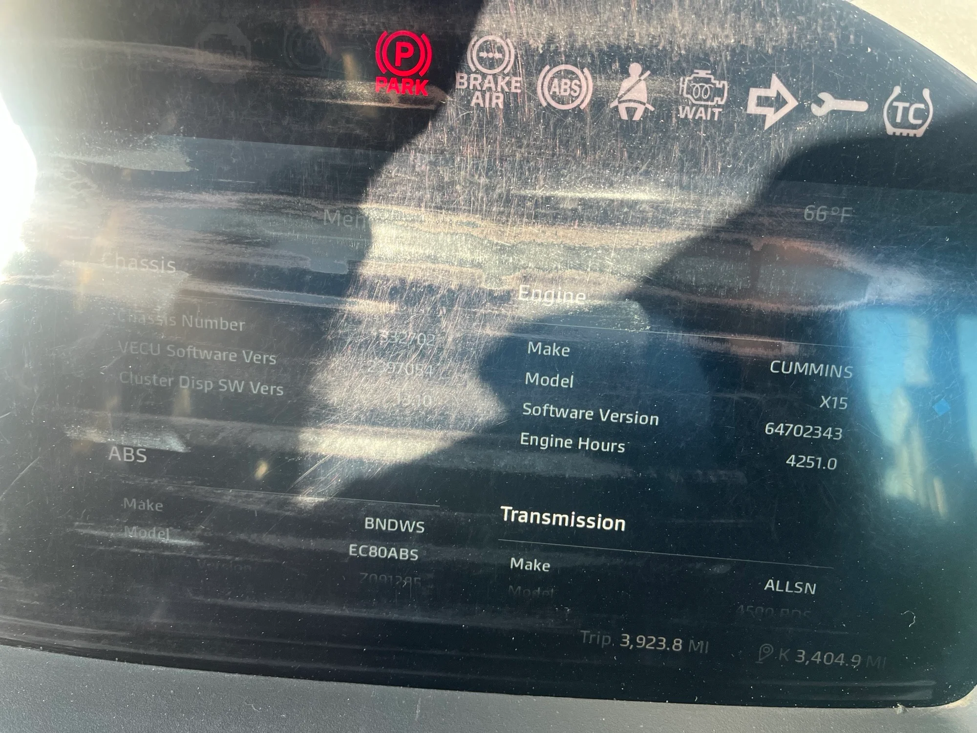 2024 Kenworth T880 - image 16