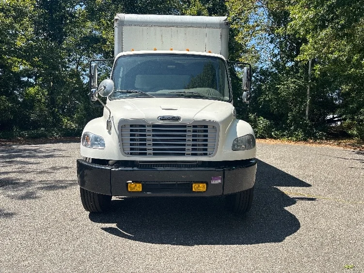 2019 Freightliner M2 106 - image 2
