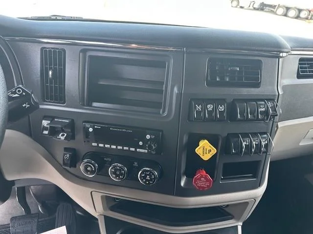 2024 Peterbilt 579 - image 7