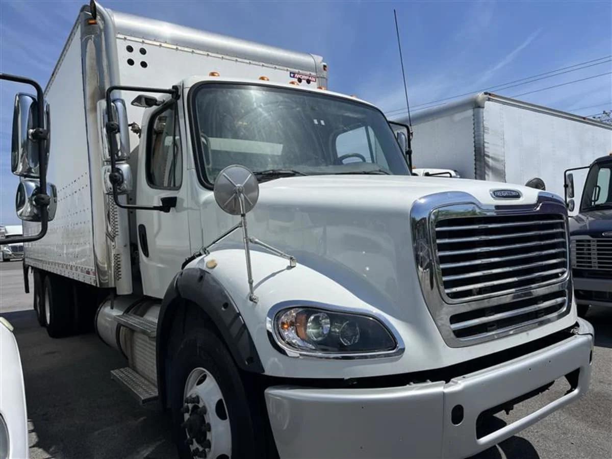2018 Freightliner M2 112 - image 3