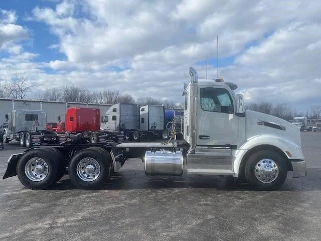 2025 Peterbilt 579 - image 5