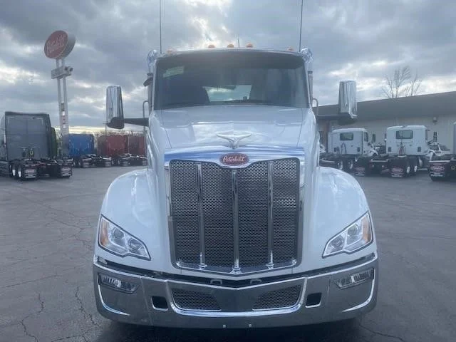 2025 Peterbilt 579 in Findlay, OH — photo 6