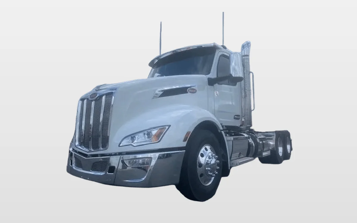 2025 Peterbilt 579 - image 1