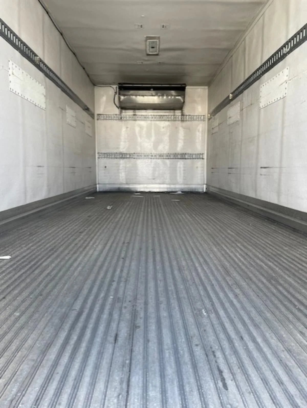 2019 Isuzu NQR in Farmingdale, NY — photo 7