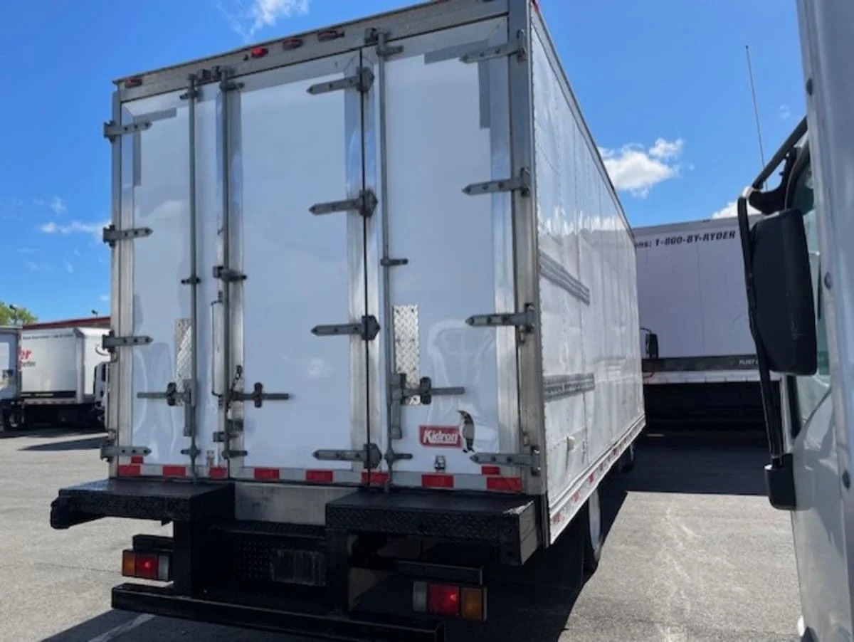 2019 Isuzu NQR in Farmingdale, NY — photo 4